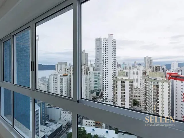 Apartamento com 429m² 2 quartos e 3 banheiros, à venda, no bairro Centro em Balneário Camboriú