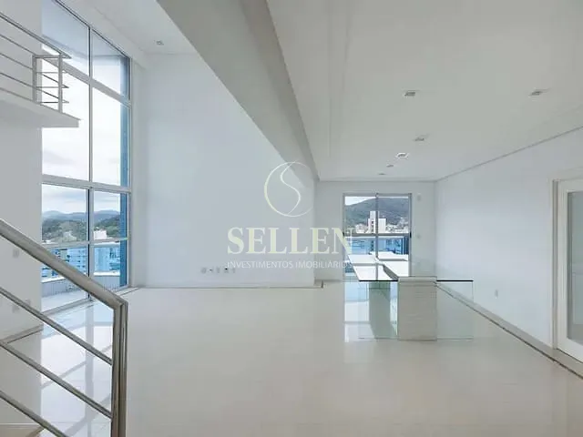 Apartamento com 429m² 2 quartos e 3 banheiros, à venda, no bairro Centro em Balneário Camboriú