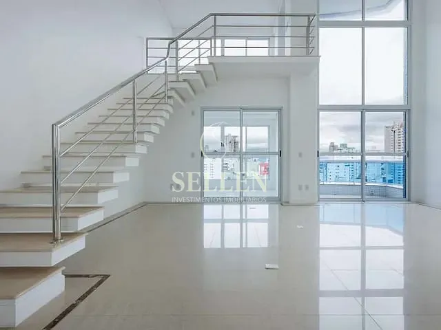 Apartamento com 429m² 2 quartos e 3 banheiros, à venda, no bairro Centro em Balneário Camboriú