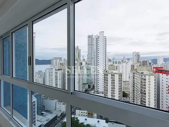 Apartamento com 429m² 2 quartos e 3 banheiros, à venda, no bairro Centro em Balneário Camboriú