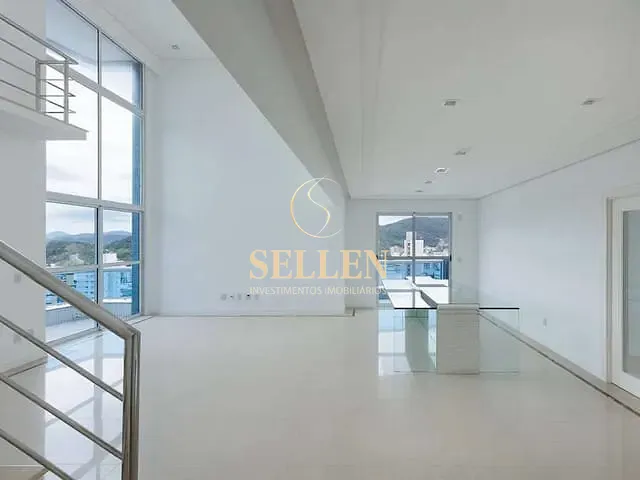 Apartamento com 429m² 2 quartos e 3 banheiros, à venda, no bairro Centro em Balneário Camboriú