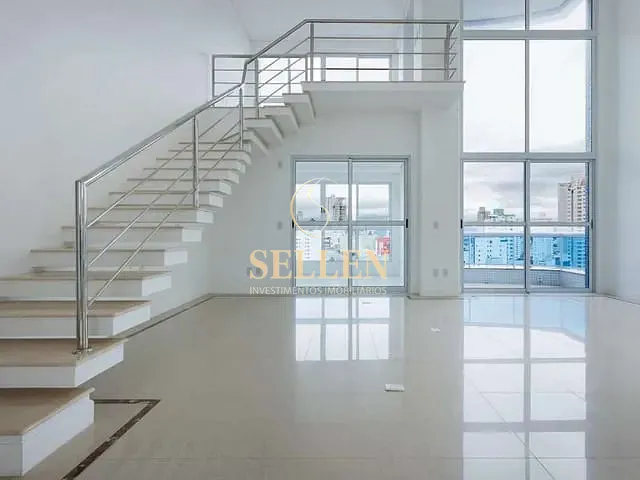 Apartamento com 429m² 2 quartos e 3 banheiros, à venda, no bairro Centro em Balneário Camboriú