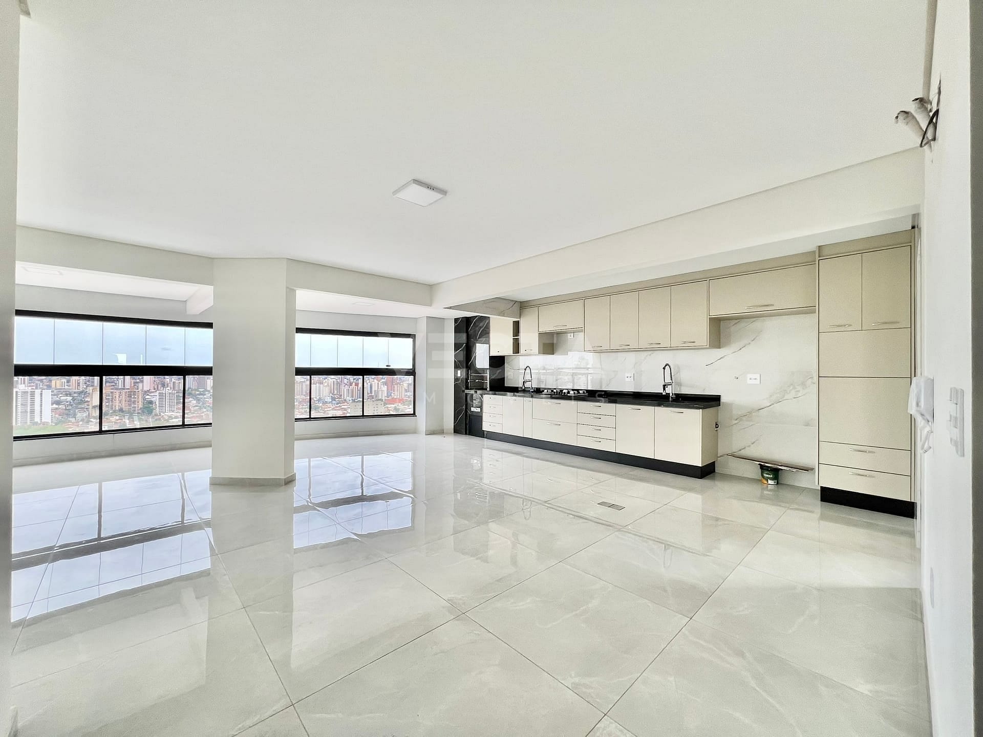 Apartamento, 3 quartos, 133 m² - Foto 1