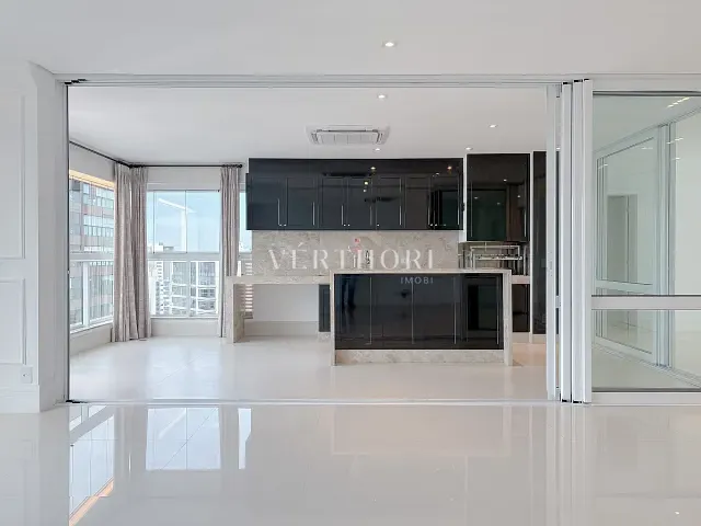 Apartamento 3 quartos e 4 banheiros, para alugar, no bairro Gleba Fazenda Palhano em Londrina