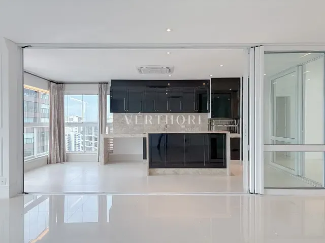 Apartamento 3 quartos e 4 banheiros, para alugar, no bairro Gleba Fazenda Palhano em Londrina