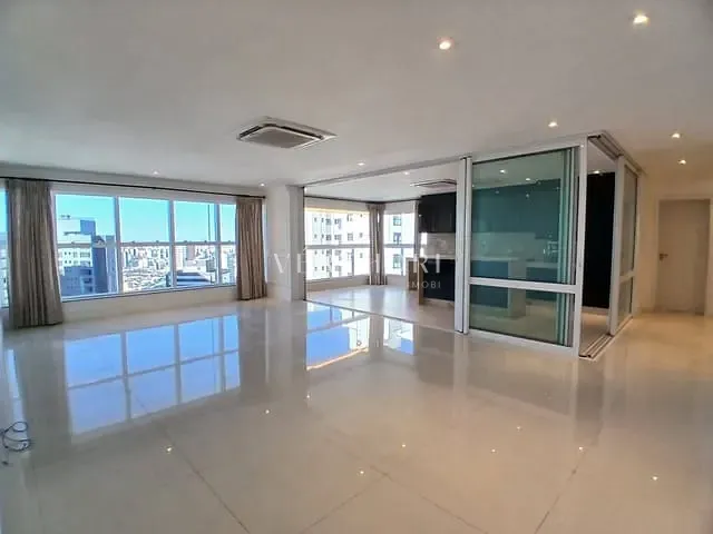 Apartamento 3 quartos e 4 banheiros, para alugar, no bairro Gleba Fazenda Palhano em Londrina