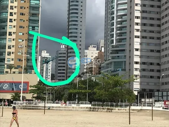 Apartamento 4 quartos e 1 banheiro, à venda, no bairro Pioneiros em Balneário Camboriú