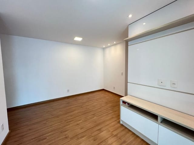 Foto do Apartamento - FLORAIS - Apartamento com 3 dormitórios para alugar, 75 m² por R$ 3.500/mês - Gleba Palhano - Londrina/PR | Human Imóveis