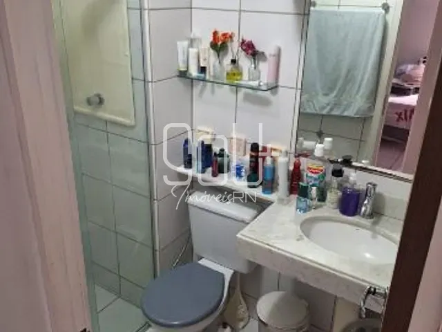 Apartamento 2 quartos e 2 banheiros, à venda, no bairro Nova Parnamirim em Parnamirim