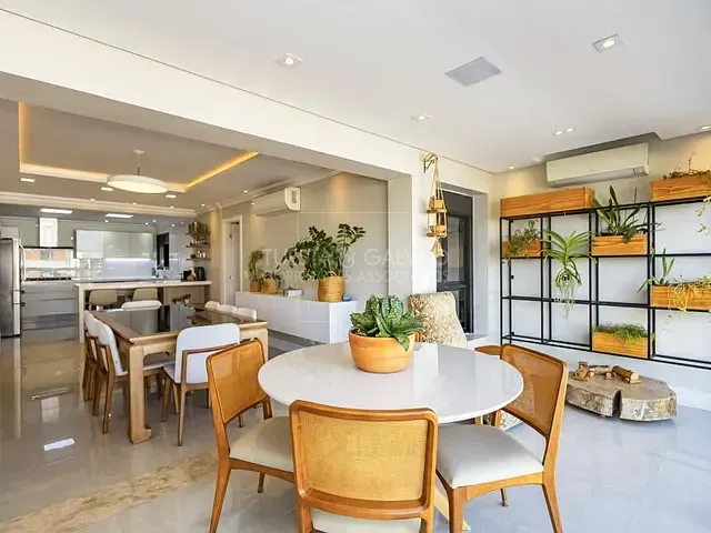 Apartamento com 181m² 4 quartos e 5 banheiros, à venda, no bairro Água Verde em Curitiba