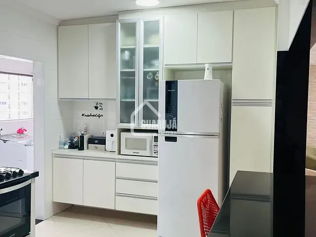 Apartamento com 155m² 4 quartos e 5 banheiros, à venda ou para alugar, no bairro Pitangueiras em Guarujá