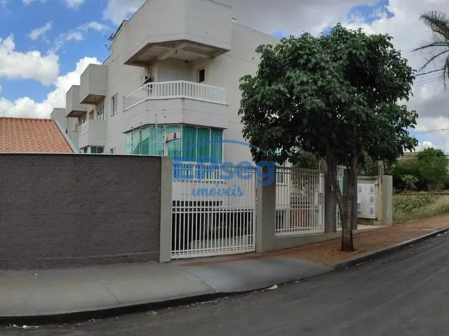 Apartamento com 205m² 3 quartos e 2 banheiros, à venda, no bairro Brasília em Ibiporã