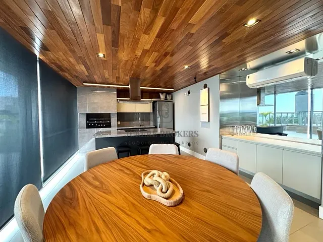 Apartamento 3 quartos e 3 banheiros, à venda, no bairro Jurerê em Florianópolis
