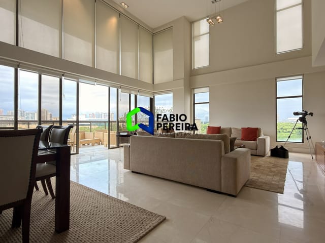 Apartamento com 270m² 4 quartos e 6 banheiros, à venda, no bairro Barra da Tijuca em Rio de Janeiro
