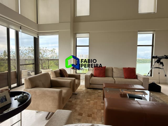 Apartamento com 270m² 4 quartos e 6 banheiros, à venda, no bairro Barra da Tijuca em Rio de Janeiro
