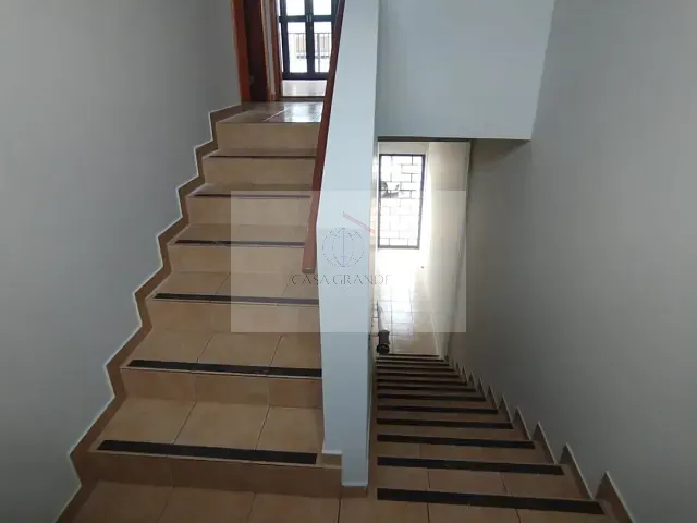 Apartamento 3 quartos e 2 banheiros, para alugar, no bairro Centro em Rolândia