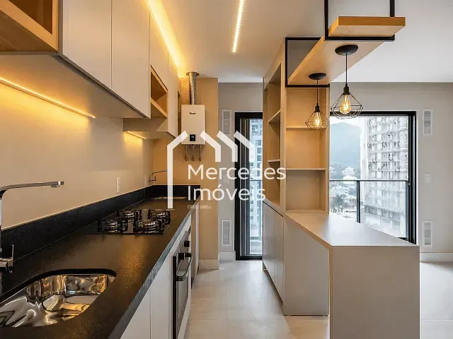 Apartamento com 101m² 2 quartos e 3 banheiros, para alugar, no bairro Praia Brava em Itajaí