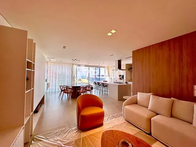 Apartamento 4 quartos e 1 banheiro, à venda, no bairro Praia Brava em Itajaí