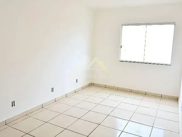 Apartamento 2 quartos e 1 banheiro, à venda, no bairro Parque Independência em Juiz de Fora