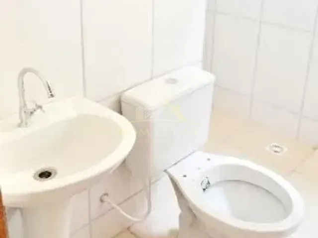 Apartamento 2 quartos e 1 banheiro, à venda, no bairro Parque Independência em Juiz de Fora