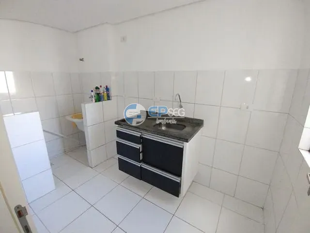 Apartamento com 62m² 2 quartos e 1 banheiro, à venda, no bairro Vila Nelo em Ibiporã