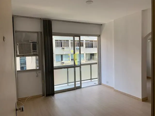 Apartamento com 65m² 2 quartos e 1 banheiro, à venda, no bairro Copacabana em Rio de Janeiro