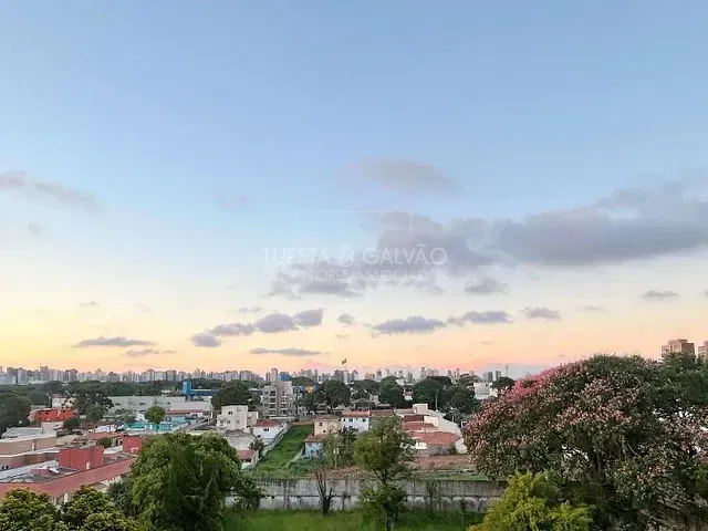 Apartamento com 65m² 2 quartos e 2 banheiros, para alugar, no bairro Guaíra em Curitiba