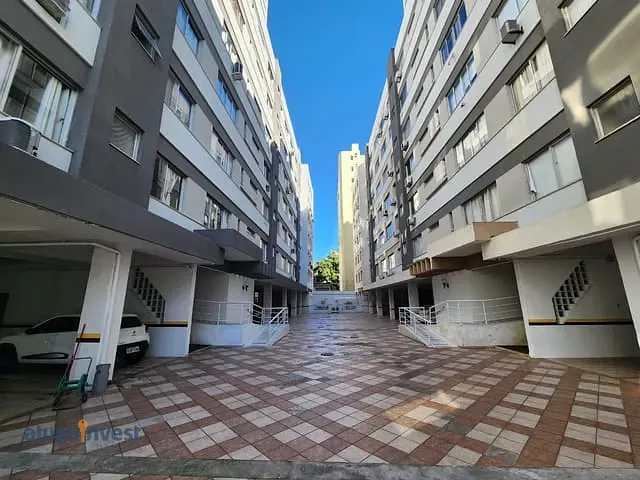 Apartamento 2 quartos e 2 banheiros, à venda, no bairro Centro em Florianópolis