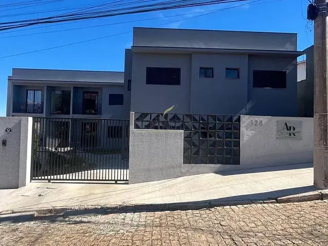 Apartamento 2 quartos e 1 banheiro, para alugar, no bairro Centro em Piracaia