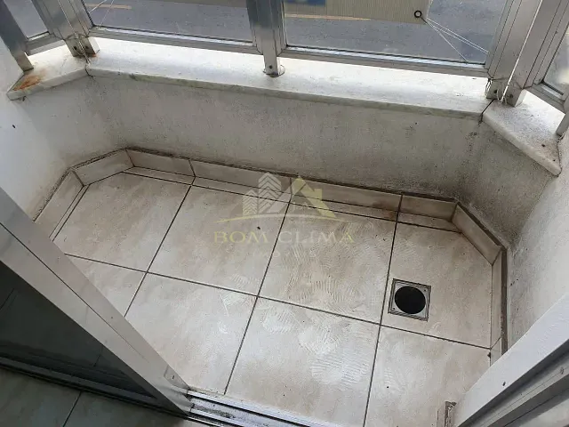 Apartamento 2 quartos e 1 banheiro, à venda, no bairro Nossa Senhora das Graças em Juiz de Fora