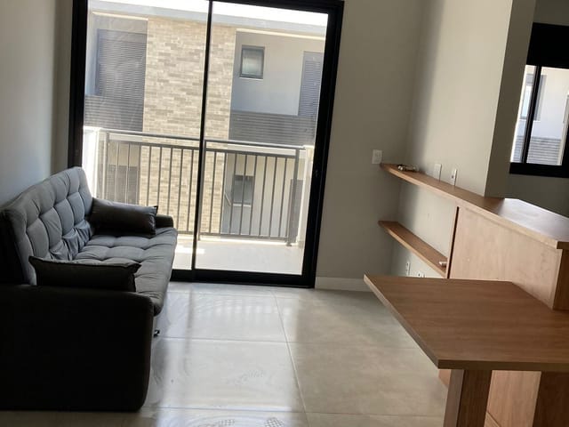 Apartamento 1 quarto e 1 banheiro, à venda, no bairro Cachoeira do Bom Jesus em Florianópolis