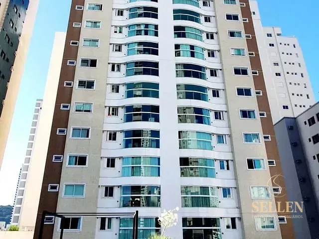 Apartamento com 226m² 3 quartos e 4 banheiros, à venda, no bairro Centro em Balneário Camboriú