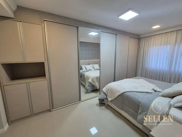 Apartamento com 226m² 3 quartos e 4 banheiros, à venda, no bairro Centro em Balneário Camboriú