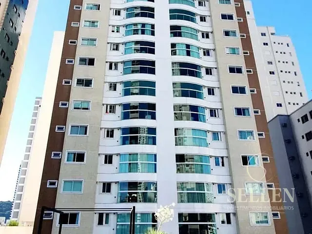 Apartamento com 226m² 3 quartos e 4 banheiros, à venda, no bairro Centro em Balneário Camboriú