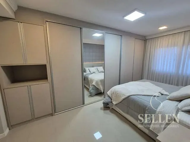 Apartamento com 226m² 3 quartos e 4 banheiros, à venda, no bairro Centro em Balneário Camboriú