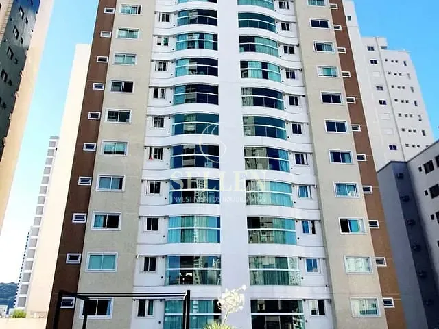 Apartamento com 226m² 3 quartos e 4 banheiros, à venda, no bairro Centro em Balneário Camboriú