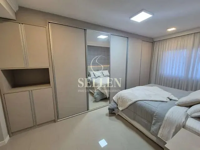 Apartamento com 226m² 3 quartos e 4 banheiros, à venda, no bairro Centro em Balneário Camboriú