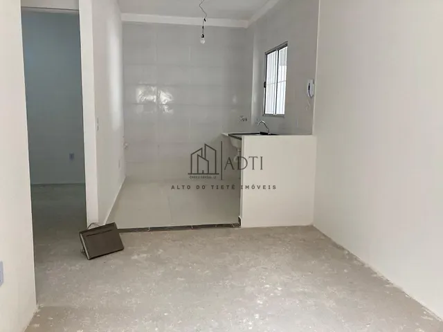Apartamento 2 quartos e 1 banheiro, à venda, no bairro Jardim Layr em Mogi das Cruzes