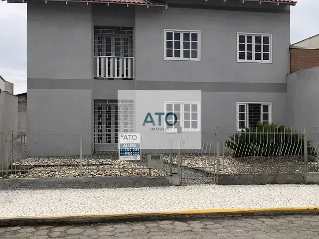 Apartamento 2 quartos e 1 banheiro, para alugar, no bairro CENTRO em Tijucas