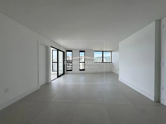 Apartamento 3 quartos e 4 banheiros, à venda, no bairro Balneário Perequê em Porto Belo