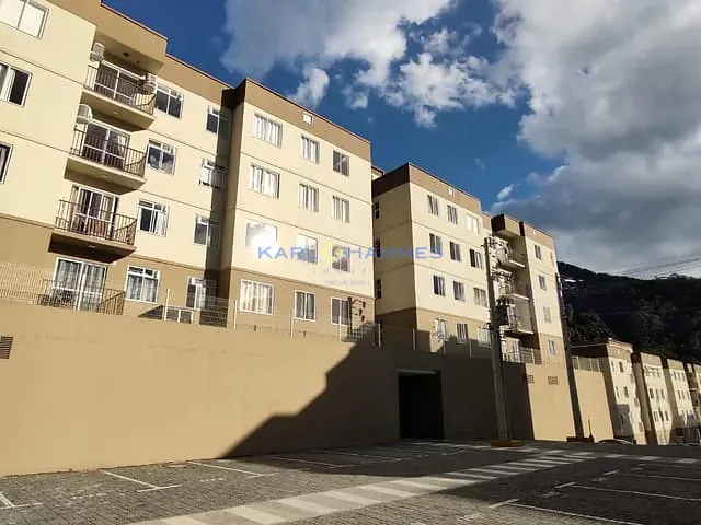 Apartamento 2 quartos e 1 banheiro, à venda ou para alugar, no bairro Morin em Petrópolis