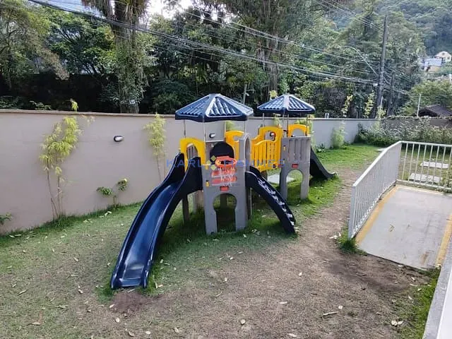 Apartamento 2 quartos e 1 banheiro, à venda ou para alugar, no bairro Morin em Petrópolis