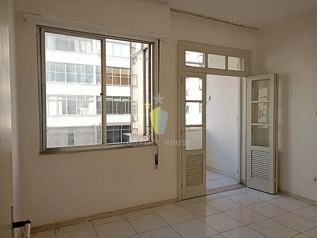 Apartamento com 32m² 1 quarto e 1 banheiro, para alugar, no bairro Copacabana em Rio de Janeiro