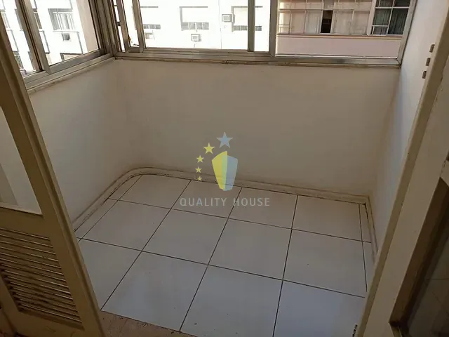 Apartamento com 32m² 1 quarto e 1 banheiro, para alugar, no bairro Copacabana em Rio de Janeiro