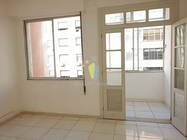 Apartamento com 32m² 1 quarto e 1 banheiro, para alugar, no bairro Copacabana em Rio de Janeiro