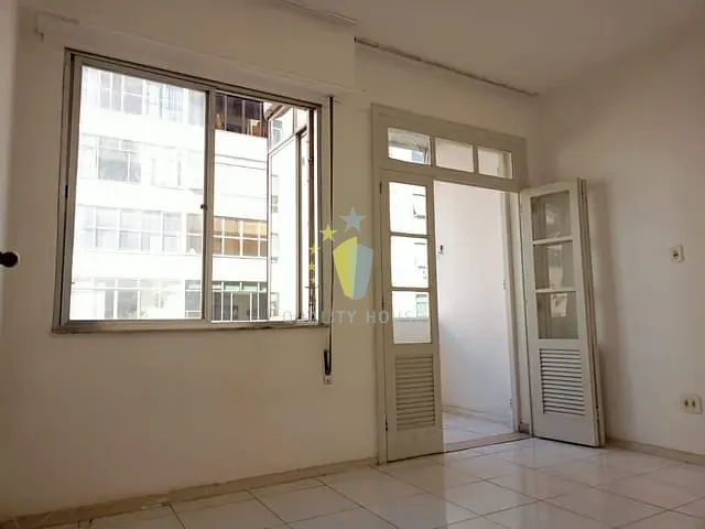 Apartamento com 32m² 1 quarto e 1 banheiro, para alugar, no bairro Copacabana em Rio de Janeiro