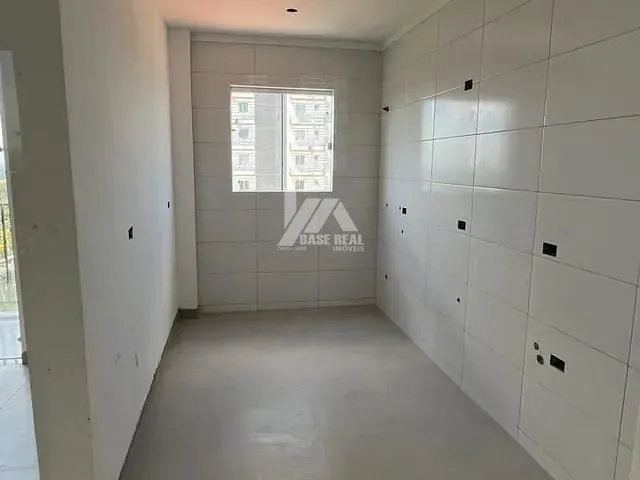 Apartamento com 78m² 2 quartos e 1 banheiro, à venda, no bairro Uvaranas em Ponta Grossa