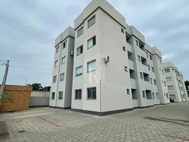 Apartamento 2 quartos e 1 banheiro, para alugar, no bairro Centro em Tijucas