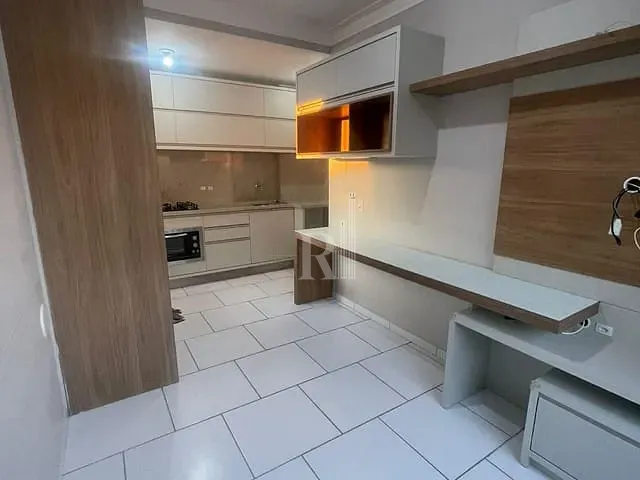 Apartamento 2 quartos e 1 banheiro, para alugar, no bairro Centro em Tijucas