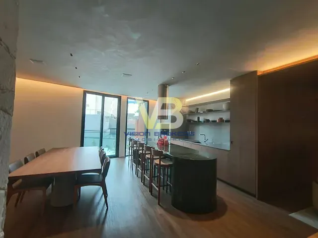 Apartamento 3 quartos e 4 banheiros, à venda, no bairro Água Verde em Curitiba